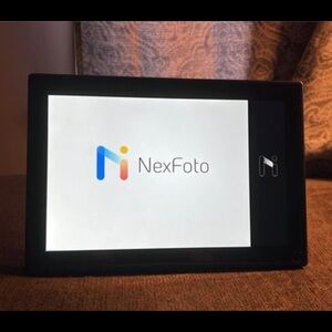 NexFoto WiFi 10.1 Inch Digital Photo Screen - Touch Screen Display